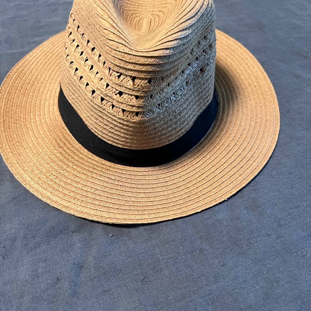 Women’s Eddie Bauer Tan Fedora with Black Band